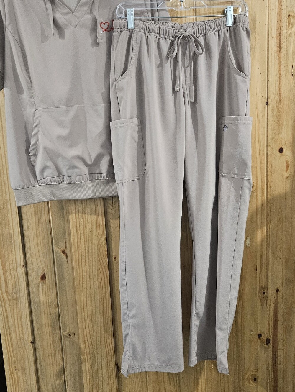 Easy Stretch Scrubs Women's Relaxed Drawstring Scrub Set Top Is L bottom Is M